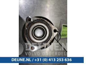 Used Front wheel bearing Volkswagen Golf VII (AUA) 2.0 GTI 16V Price € 125,00 Margin scheme offered by van Deijne Onderdelen Uden B.V.