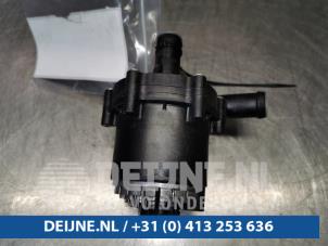Usados Bomba de agua Tesla Model S 75D Precio de solicitud ofrecido por van Deijne Onderdelen Uden B.V.