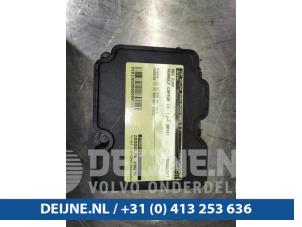 Usagé Pompe ABS Renault Captur (2R) 0.9 Energy TCE 12V Prix € 125,00 Règlement à la marge proposé par van Deijne Onderdelen Uden B.V.