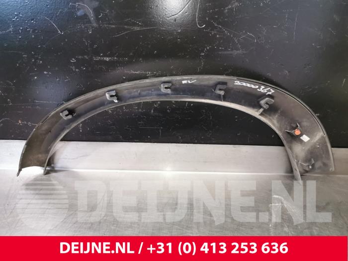 Flared wheel arch from a Volvo XC70 (BZ) 2.4 D5 20V 205 AWD 2010