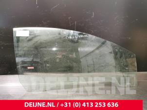 Używane Szyba drzwi prawych wersja 2-drzwiowa Volvo C70 (MC) Cena € 50,00 Procedura marży oferowane przez van Deijne Onderdelen Uden B.V.