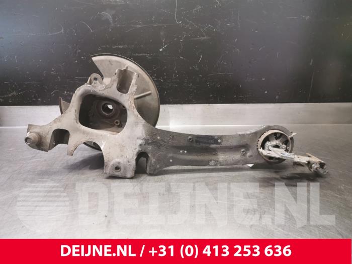 Knuckle, rear right from a Volvo XC70 (BZ) 2.4 D5 20V 205 AWD 2011
