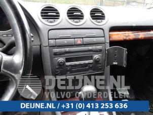 Usados Panel de control de calefacción Audi A4 Cabriolet (B6) 2.4 V6 30V Precio € 50,00 Norma de margen ofrecido por van Deijne Onderdelen Uden B.V.