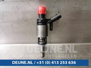 Gebrauchte Injektor (Benzineinspritzung) Volkswagen Golf VII (AUA) 2.0 GTI 16V Preis € 30,00 Margenregelung angeboten von van Deijne Onderdelen Uden B.V.