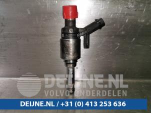 Gebrauchte Injektor (Benzineinspritzung) Volkswagen Golf VII (AUA) 2.0 GTI 16V Preis € 30,00 Margenregelung angeboten von van Deijne Onderdelen Uden B.V.