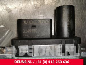 Używane Przekaznik swiec zarowych Volvo XC60 II (UZ) 2.0 D4 16V Cena € 45,00 Procedura marży oferowane przez van Deijne Onderdelen Uden B.V.
