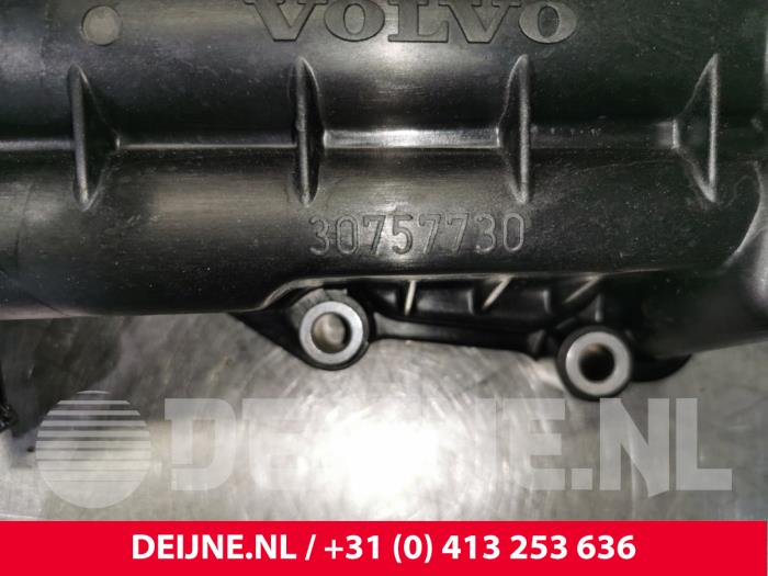 Ventilación de cárter de un Volvo V70 (BW) 2.4 D 20V 2010
