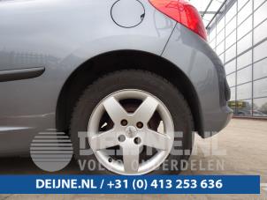 Used Tire set Peugeot 207/207+ (WA/WC/WM) 1.4 16V VTi Price € 100,00 Margin scheme offered by van Deijne Onderdelen Uden B.V.