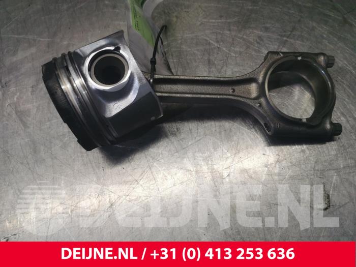 Usados Pistón Volvo V60 I (FW/GW) 2.0 D3 20V Precio € 100,00 Norma de margen ofrecido por van Deijne Onderdelen Uden B.V.