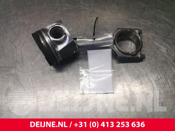 Usados Pistón Volvo V60 I (FW/GW) 2.0 D3 20V Precio € 100,00 Norma de margen ofrecido por van Deijne Onderdelen Uden B.V.