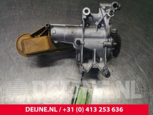 Usados Bomba de aceite Volvo V60 I (FW/GW) 2.0 D3 20V Precio € 60,50 IVA incluido ofrecido por van Deijne Onderdelen Uden B.V.