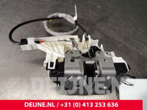 Used Door lock mechanism 2-door, right Mercedes Sprinter 5t (907.6) Price € 84,70 Inclusive VAT offered by van Deijne Onderdelen Uden B.V.