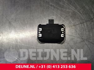 Używane Czujnik deszczu Volvo C30 (EK/MK) Cena € 15,00 Procedura marży oferowane przez van Deijne Onderdelen Uden B.V.