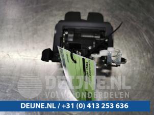 Usagé Mécanique de verrouillage hayon Audi A3 Sportback (8VA/8VF) 1.4 TFSI 16V e-tron Prix € 10,00 Règlement à la marge proposé par van Deijne Onderdelen Uden B.V.