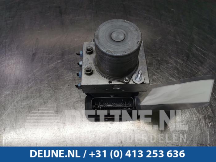 Usagé Bloc ABS Mercedes Vito (447.6) 2.2 114 CDI 16V Prix € 96,80 Prix TTC proposé par van Deijne Onderdelen Uden B.V.