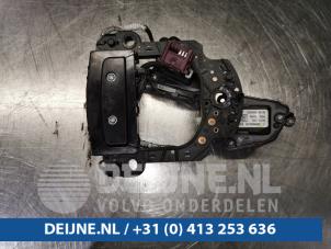 Używane Przelacznik kierownicy Mercedes Vito (447.6) 2.2 114 CDI 16V Cena € 24,20 Z VAT oferowane przez van Deijne Onderdelen Uden B.V.