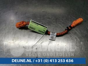 Used Cable high-voltage Audi A3 Sportback (8VA/8VF) 1.4 TFSI 16V e-tron Price € 20,00 Margin scheme offered by van Deijne Onderdelen Uden B.V.