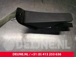 Used Accelerator pedal Volvo V60 II (ZW) 2.0 D3 16V Price € 50,00 Margin scheme offered by van Deijne Onderdelen Uden B.V.