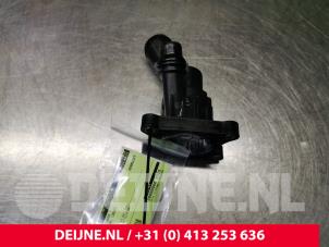 Gebrauchte Thermostatgehäuse Volvo V40 (MV) 2.0 D4 16V Preis auf Anfrage angeboten von van Deijne Onderdelen Uden B.V.