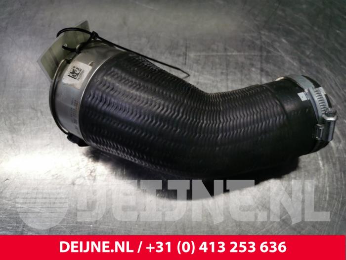 9c586658-0288-443b-8b32- 
