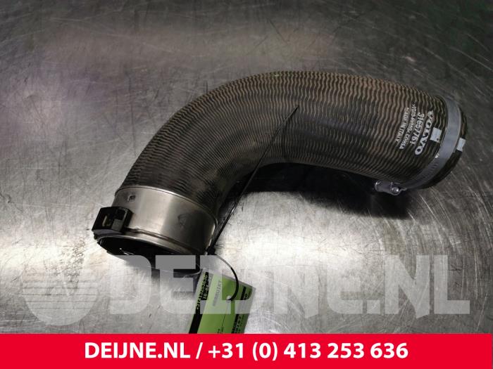 Gebrauchte Intercooler Schlauch Volvo V60 II (ZW) 2.0 D3 16V Preis € 30,00 Margenregelung angeboten von van Deijne Onderdelen Uden B.V.