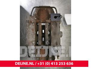 Used Rear brake calliper, right Porsche Boxster (986) 2.5 24V Price on request offered by van Deijne Onderdelen Uden B.V.