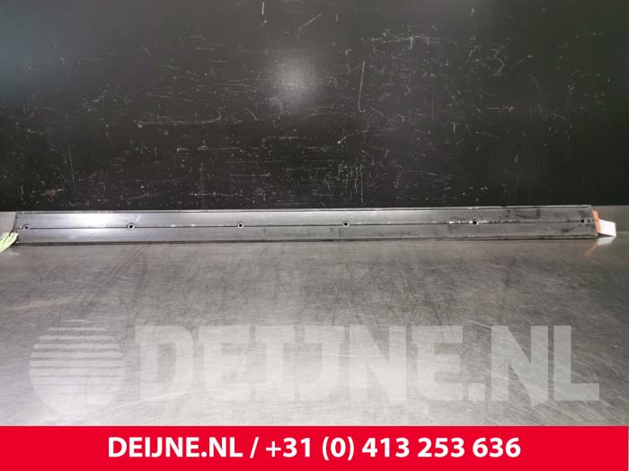 Begagnade Hasplåt Tesla Model 3 Long Range AWD 75 kWh Pris € 272,25 Inklusive moms erbjuds av van Deijne Onderdelen Uden B.V.