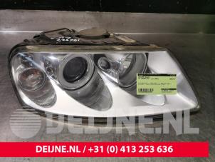 Gebrauchte Scheinwerfer rechts Volkswagen Touareg Preis auf Anfrage angeboten von van Deijne Onderdelen Uden B.V.