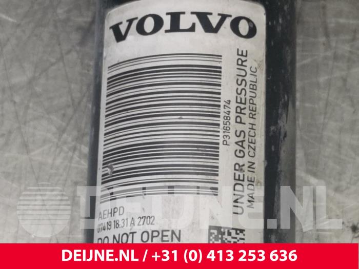 Barre amortisseur avant droit d'un Volvo V60 II (ZW) 2.0 D3 16V 2019