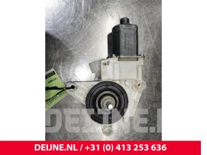 Used Door window motor Mercedes Vito (447.6) 1.6 111 CDI 16V Price on request offered by van Deijne Onderdelen Uden B.V.