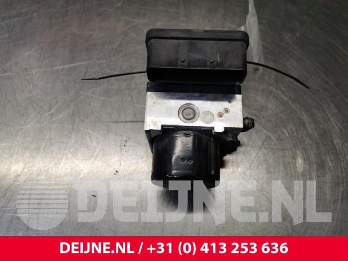 Usagé Pompe ABS Volkswagen Caddy Combi III (2KB,2KJ) 1.6 TDI 16V Prix € 114,95 Prix TTC proposé par van Deijne Onderdelen Uden B.V.