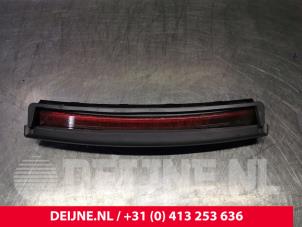 Usagé Feu de freinage supplémentaire centre Tesla Model 3 Long Range AWD 75 kWh Prix € 48,40 Prix TTC proposé par van Deijne Onderdelen Uden B.V.