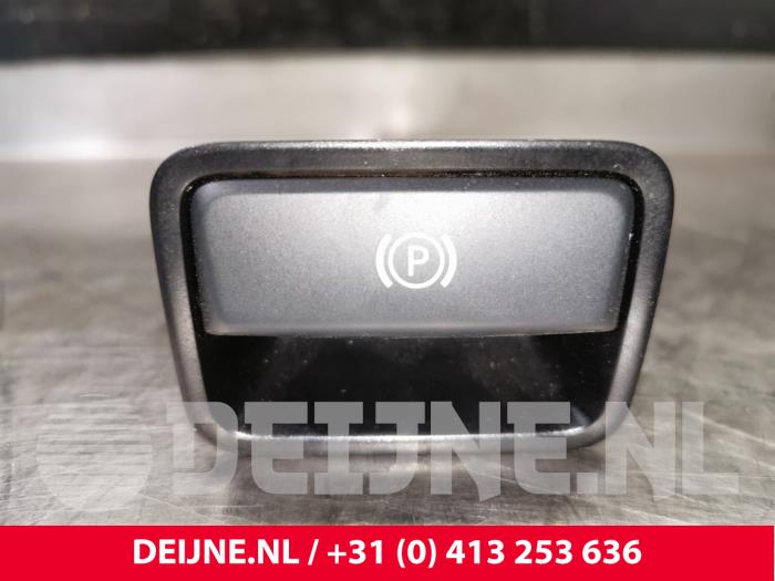 Używane Przelacznik hamulca postojowego Mercedes GLE (W166) 250d 2.0 Cena € 10,00 Procedura marży oferowane przez van Deijne Onderdelen Uden B.V.