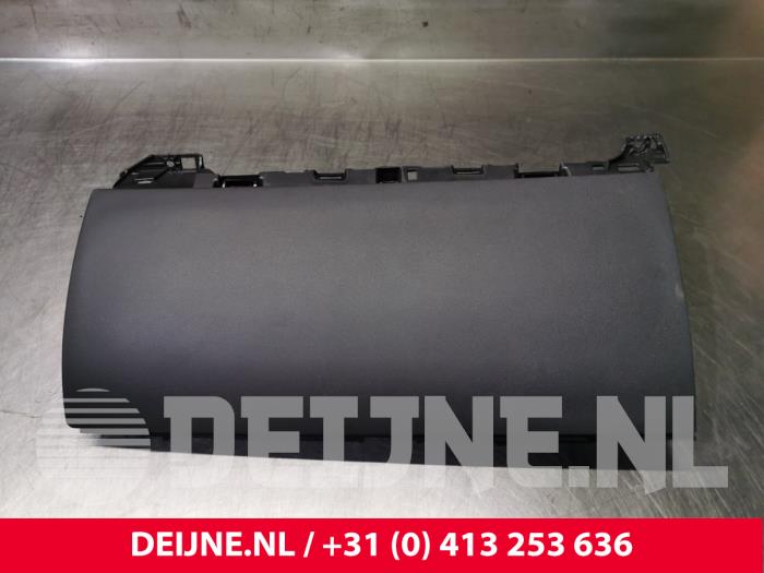 Begagnade Handskfack Tesla Model 3 Long Range AWD 75 kWh Pris € 30,25 Inklusive moms erbjuds av van Deijne Onderdelen Uden B.V.