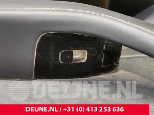 Usados Tapizado de puerta de 4 puertas derecha delante Tesla Model 3 EV AWD Precio € 272,25 IVA incluido ofrecido por van Deijne Onderdelen Uden B.V.