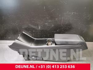 Używane Konsole srodkowe Tesla Model 3 EV AWD Cena € 242,00 Z VAT oferowane przez van Deijne Onderdelen Uden B.V.