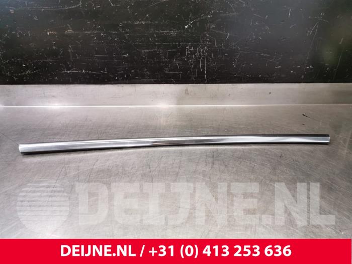 Usados Aleta de ventanilla Tesla Model 3 Long Range AWD 75 kWh Precio € 42,35 IVA incluido ofrecido por van Deijne Onderdelen Uden B.V.