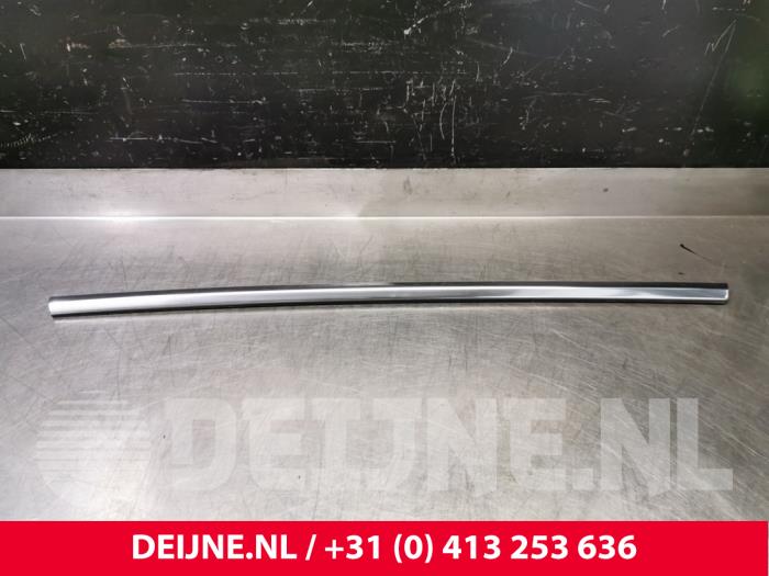 Usados Aleta de ventanilla Tesla Model 3 Long Range AWD 75 kWh Precio € 54,45 IVA incluido ofrecido por van Deijne Onderdelen Uden B.V.