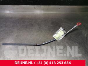 Used Oil dipstick Mercedes Vito Price € 18,15 Inclusive VAT offered by van Deijne Onderdelen Uden B.V.