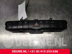 Używane Panel sterowania nagrzewnicy Mercedes Vito (639.6) 3.0 122 CDI V6 24V Cena € 102,85 Z VAT oferowane przez van Deijne Onderdelen Uden B.V.