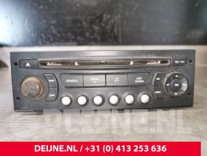 Usados Radio Citroen Berlingo 1.6 Hdi 16V 90 Precio € 60,50 IVA incluido ofrecido por van Deijne Onderdelen Uden B.V.