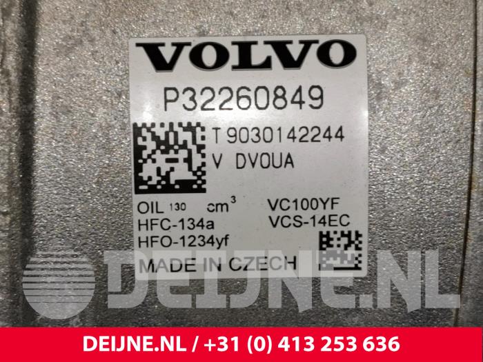 Bomba de aire acondicionado de un Volvo V60 II (ZW) 2.0 D3 16V 2019