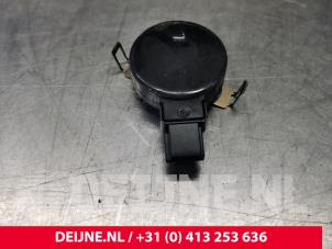 Używane Czujnik deszczu Volvo V90 II (PW) 2.0 D4 16V Cena € 15,00 Procedura marży oferowane przez van Deijne Onderdelen Uden B.V.