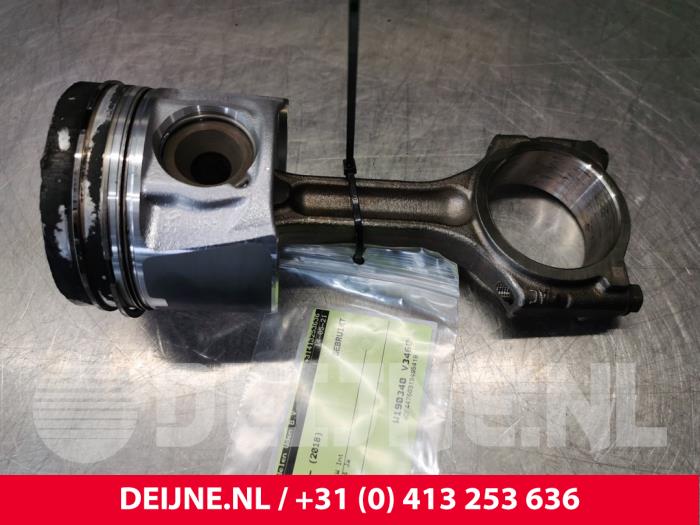 Usados Pistón Mercedes Vito (447.6) 1.6 109 CDI 16V Precio € 121,00 IVA incluido ofrecido por van Deijne Onderdelen Uden B.V.