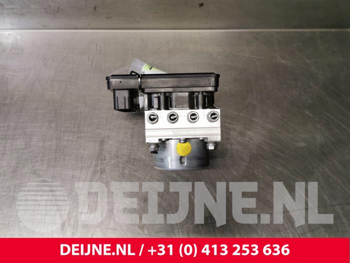 Begagnade ABS-pump Volkswagen ID.3 (E11/E12) 1st, Pro Pris € 605,00 Inklusive moms erbjuds av van Deijne Onderdelen Uden B.V.