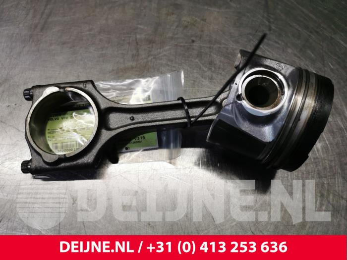 Usados Pistón Volvo V70 (BW) 2.0 D3 20V Precio € 90,00 Norma de margen ofrecido por van Deijne Onderdelen Uden B.V.