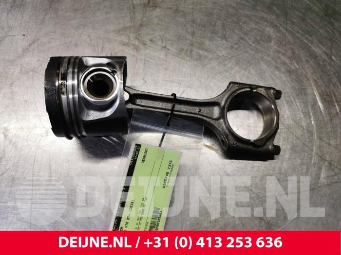 Usados Pistón Volvo V70 (BW) 2.0 D3 20V Precio € 90,00 Norma de margen ofrecido por van Deijne Onderdelen Uden B.V.