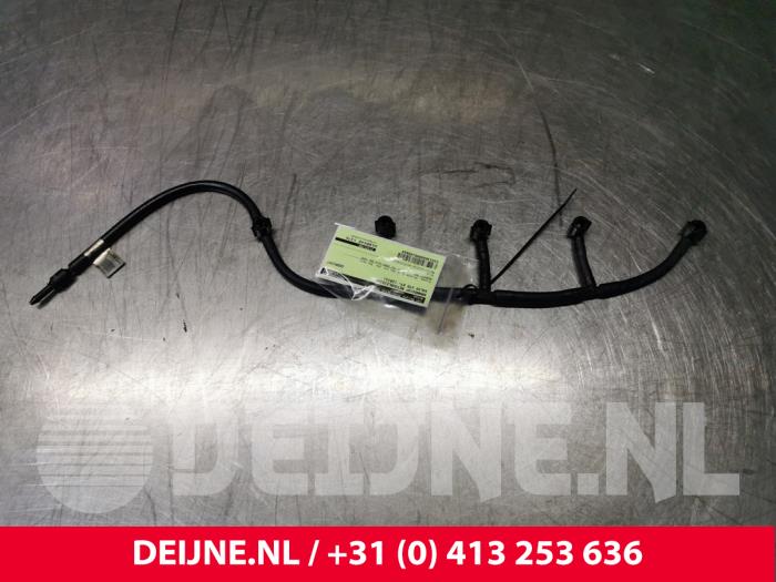 Fuel return line Volvo V70 2.0 D3 20V - 31321198 D5204T7 M66