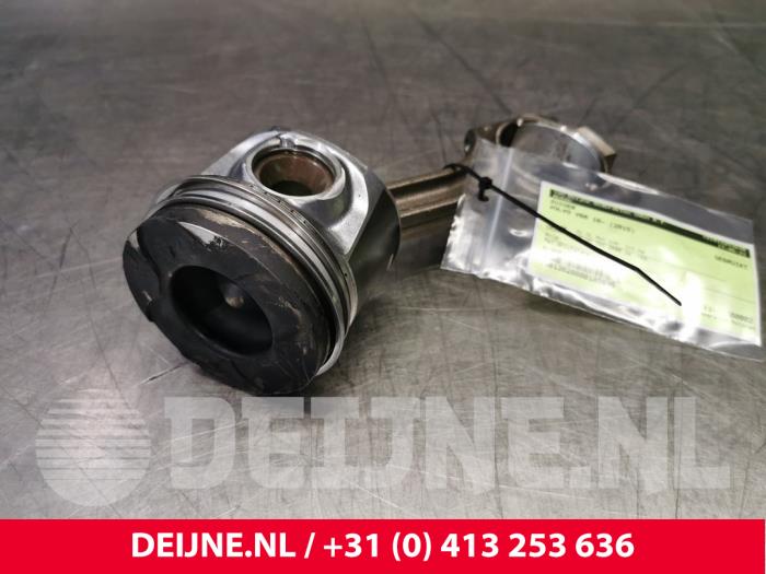 Gebrauchte Kolben Volvo V60 Preis € 181,50 Mit Mehrwertsteuer angeboten von van Deijne Onderdelen Uden B.V.