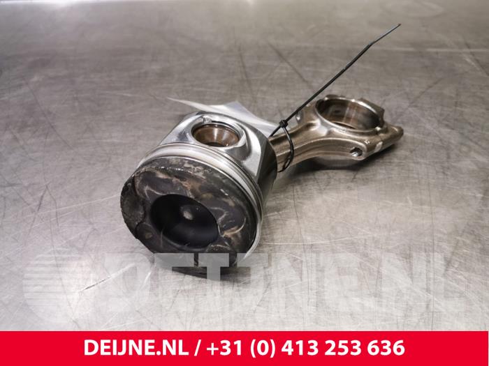 Gebrauchte Kolben Volvo V60 Preis € 181,50 Mit Mehrwertsteuer angeboten von van Deijne Onderdelen Uden B.V.
